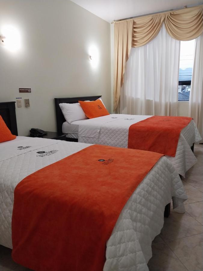 Hotel Oro Negro Puyo Esterno foto