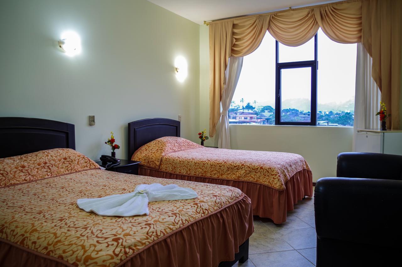 Hotel Oro Negro Puyo Esterno foto