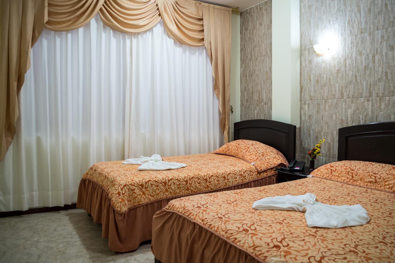 Hotel Oro Negro Puyo Esterno foto