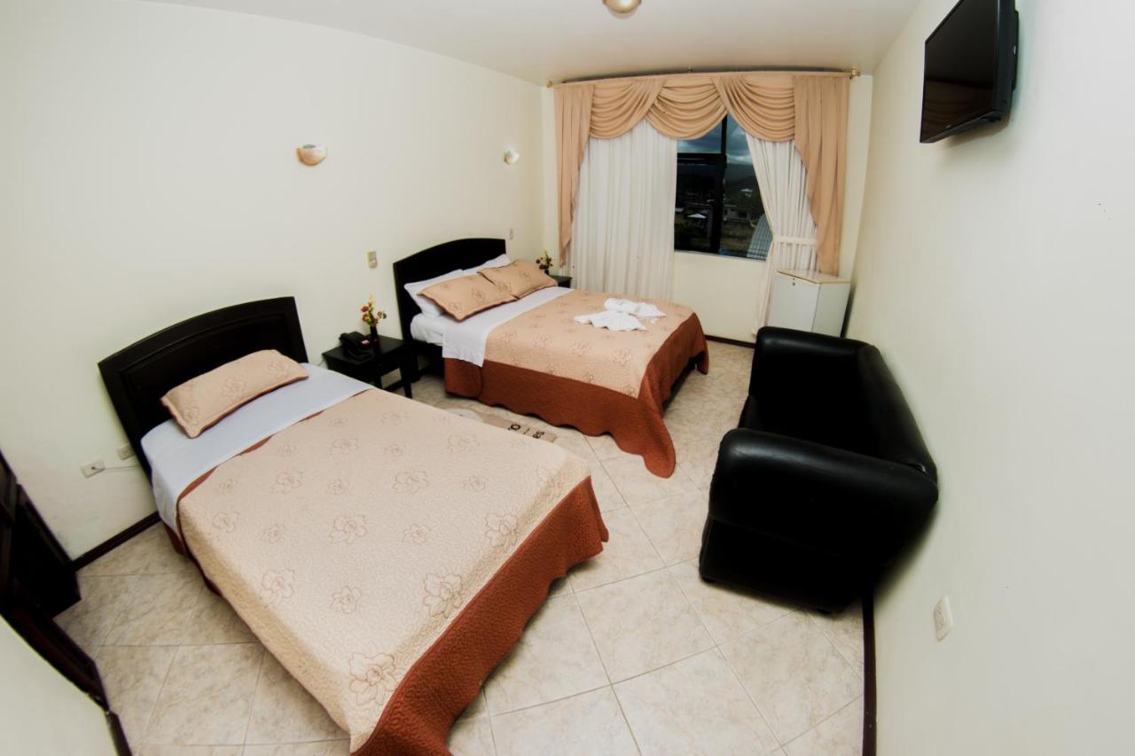 Hotel Oro Negro Puyo Esterno foto