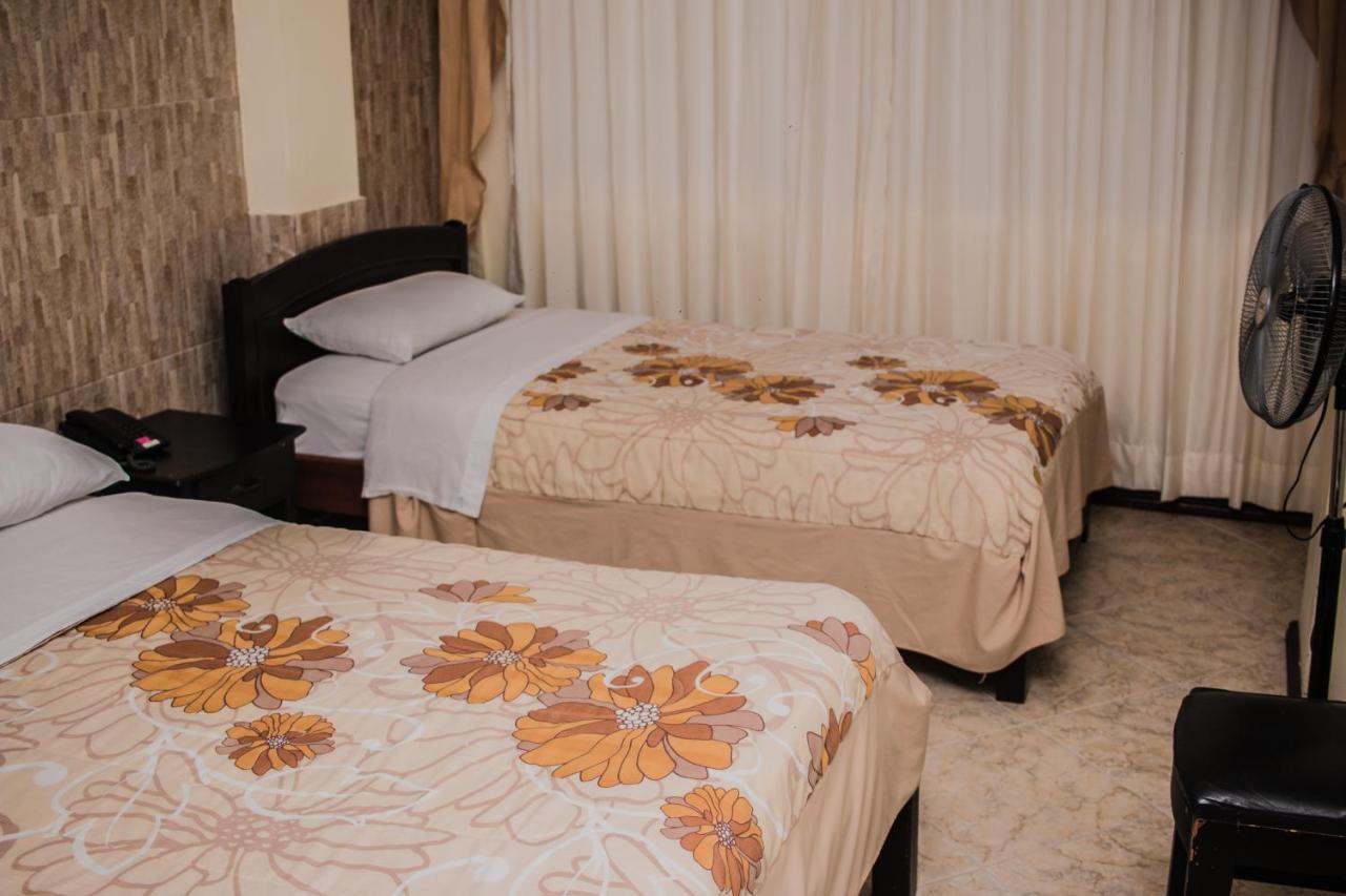 Hotel Oro Negro Puyo Esterno foto